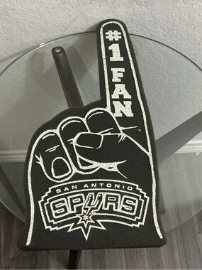 Vintage San Antonio Spurs #1 Fan Foam Finger Hand Rico Tag Express NBA 18"